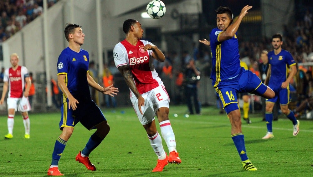 El Ajax cae ante el Rostov (4-1) y no jugará la Champions esta temporada