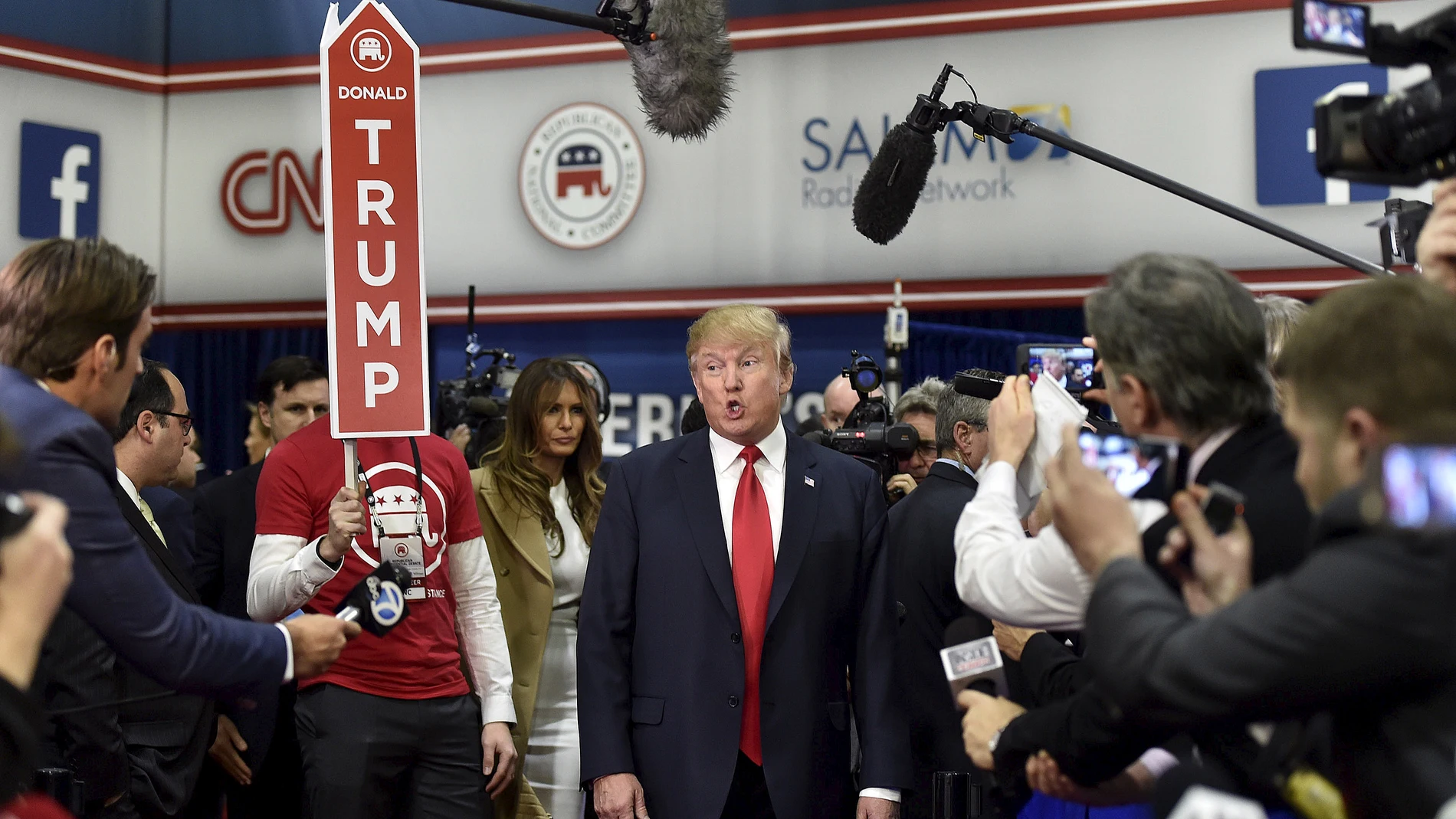 Elecciones EEUU 2020: Donald Trump candidato habla ante los medios de comunicación en la sala de giro después del debate presidencial republicano de Estados Unidos en Las Vegas. Elecciones EEUU 2020: Donald Trump candidato habla ante los medios de comunicación en la sala de giro después del debate presidencial republicano de Estados Unidos en Las Vegas.