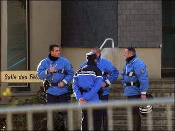 Las escuelas francesas tendrán patrullas móviles por la amenaza terrorista Las escuelas francesas tendrán patrullas móviles por la amenaza terrorista