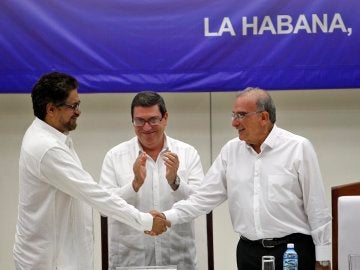  Colombia acaricia la ansiada paz con el acuerdo final entre el Gobierno y las FARC