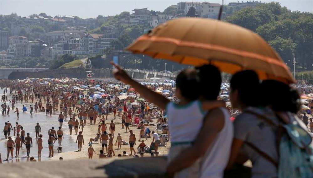 Playa abarrotada