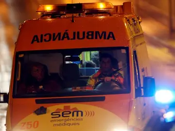 La niña de cuatro años que estaba en estado crítico ha fallecido tras permanecer cuatro días ingresada en la UCI del Hospital Vall d"Hebron de Barcelona. La niña de cuatro años que estaba en estado crítico ha fallecido tras permanecer cuatro días ingresada en la UCI del Hospital Vall d"Hebron de Barcelona.