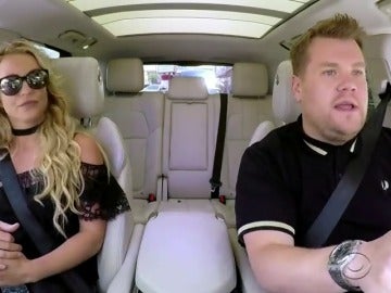 Frame 8.646677 de: Britney Spears canta 'Baby One More Time' con James Corden en Carpool Karaoke