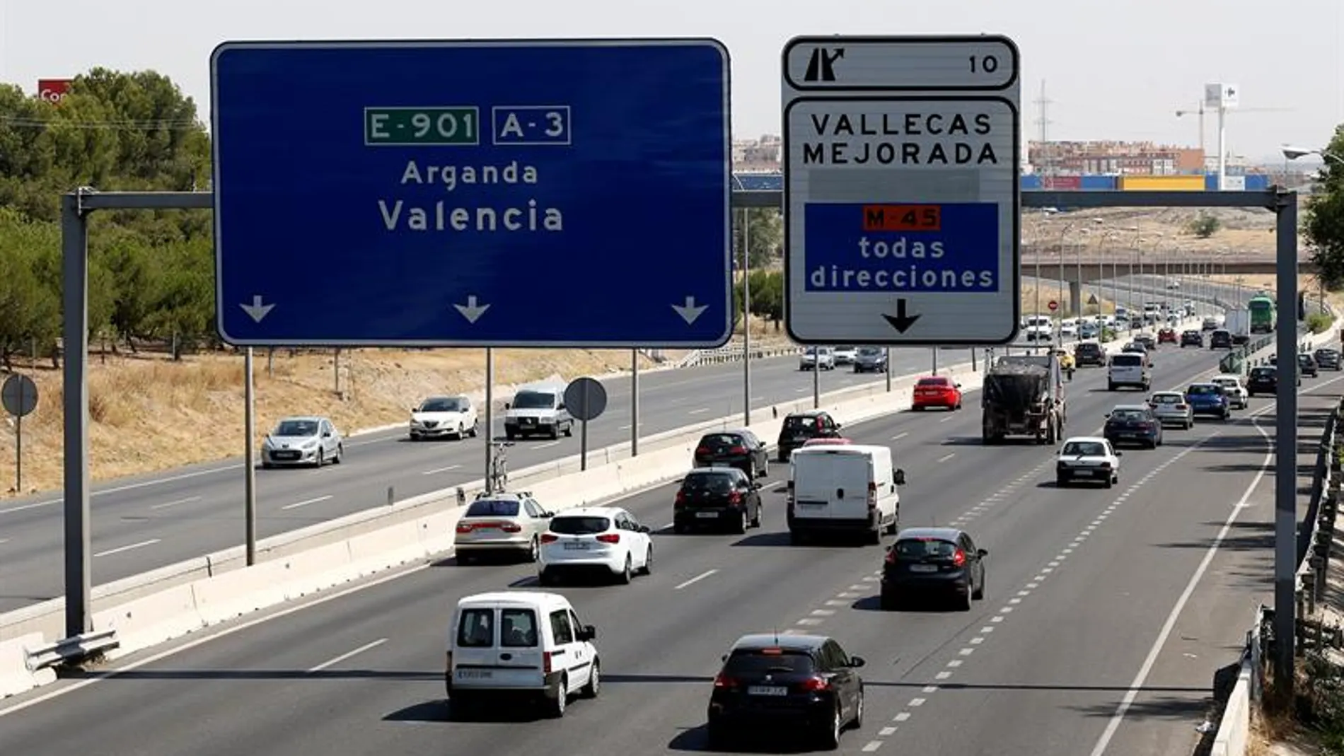 La DGT pondrá en marcha mañana una operación especial para garantizar la fluidez y la seguridad. La DGT pondrá en marcha mañana una operación especial para garantizar la fluidez y la seguridad.
