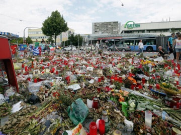 Flores para conmemorar a las víctimas de un ataque en Alemania