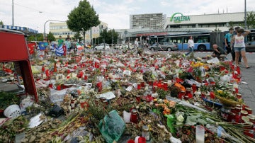 Flores para conmemorar a las víctimas de un ataque en Alemania