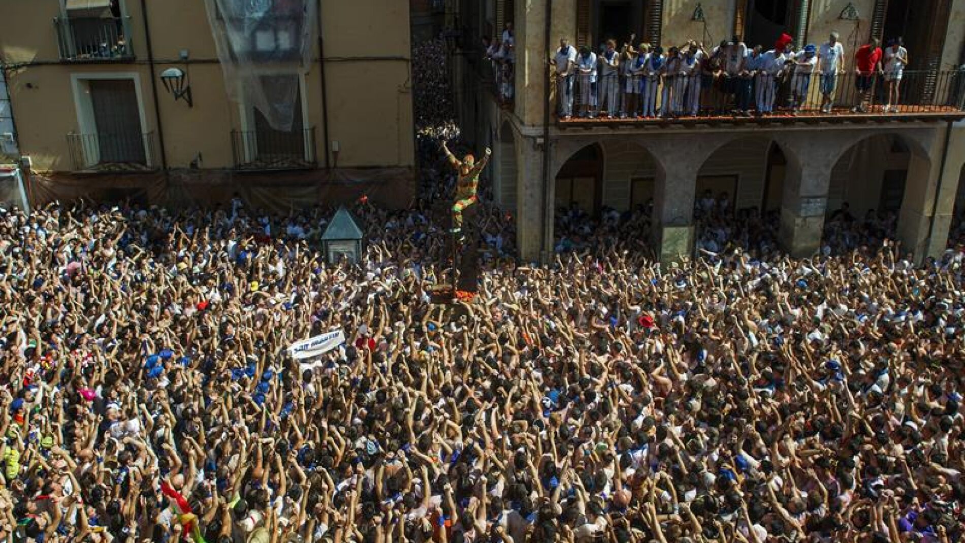 Miles de personas reciben al Cipotegato