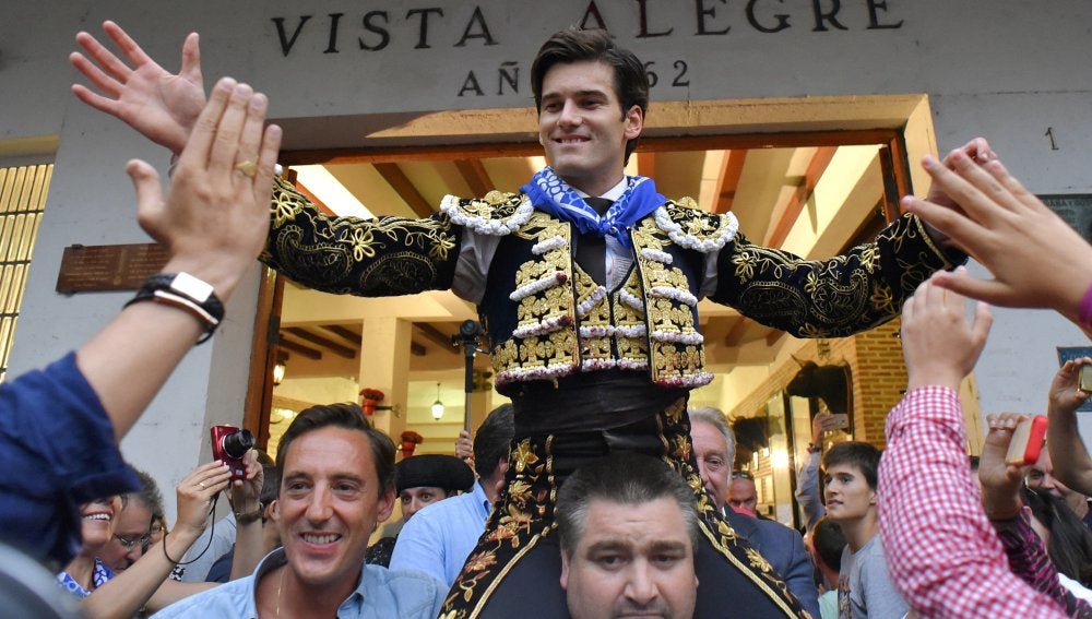 José Garrido sale a hombros en Bilbao