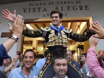 José Garrido sale a hombros en Bilbao José Garrido sale a hombros en Bilbao