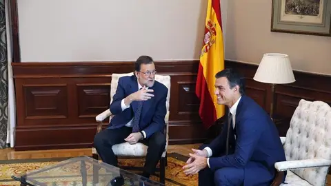 Mariano Rajoy y Pedro Sánchez durante su reunión Mariano Rajoy y Pedro Sánchez durante su reunión