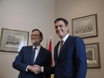 Mariano Rajoy y Pedro Sánchez se reúnen en el Congreso