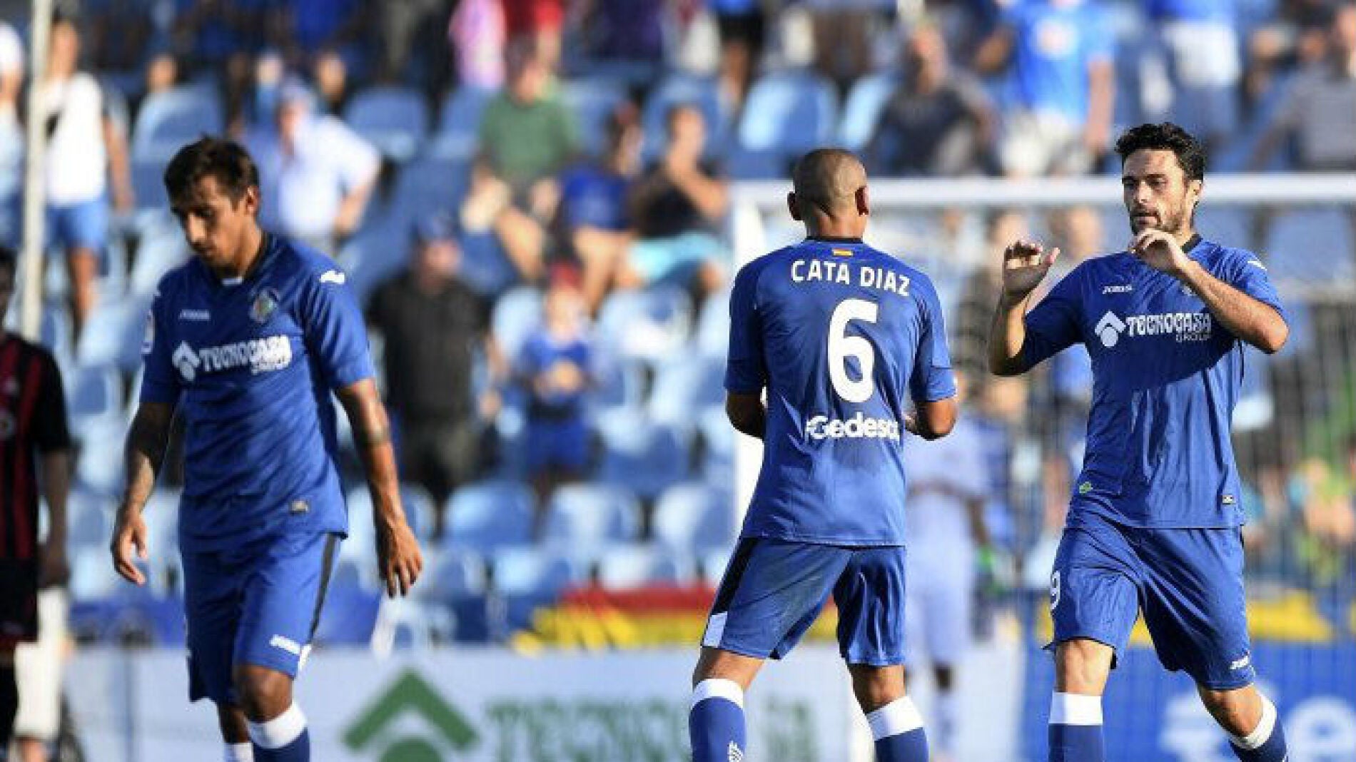 Los jugadores del Getafe celebran el gol ante el Reus