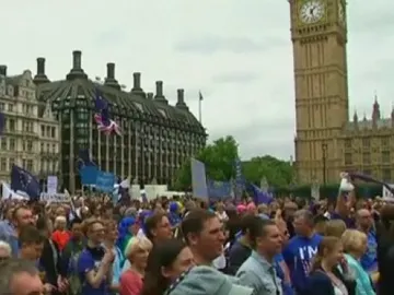 Miles de personas vuelven a clamar contra el 'brexit' por las calles de Londres Miles de personas vuelven a clamar contra el 'brexit' por las calles de Londres