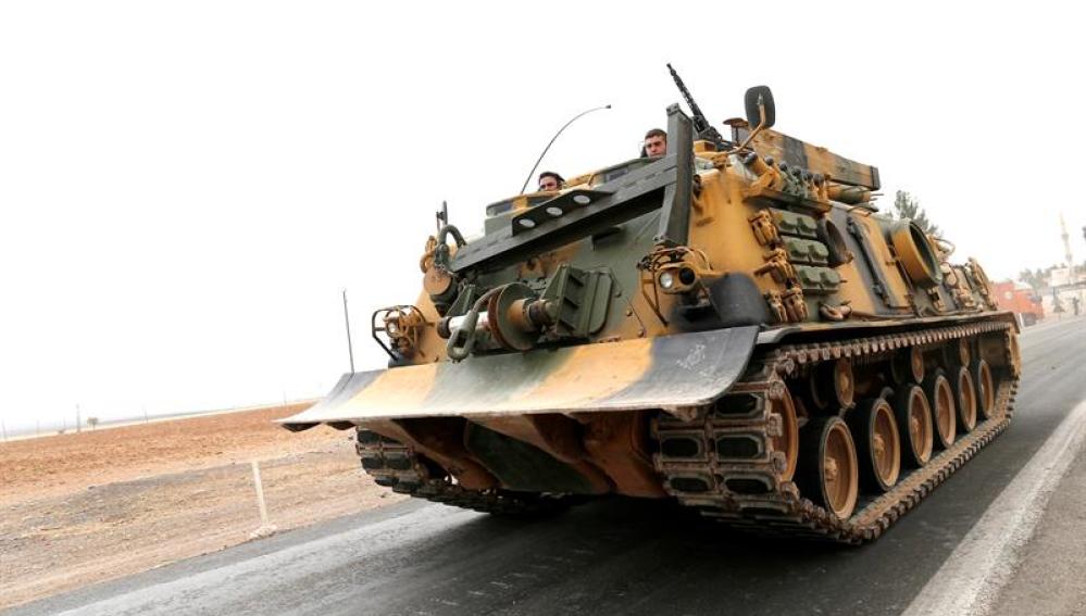 Tanque de la ofensiva turca hacia el DAESH