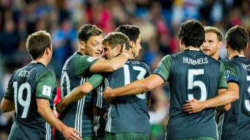 Alemania celebra un gol de Muller