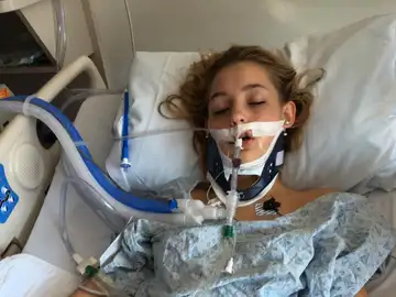Imagen de la adolescente Ryleigh Payton en coma compartida por su madre. Imagen de la adolescente Ryleigh Payton en coma compartida por su madre.