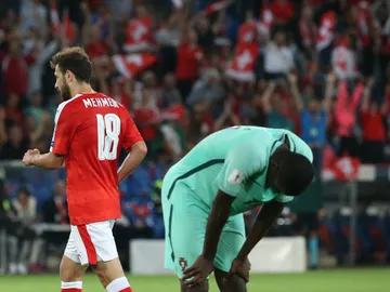 William Carvalho, cabizjao en la derrota lusa en Suiza. William Carvalho, cabizjao en la derrota lusa en Suiza.