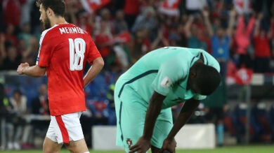 Una Portugal sin Cristiano paga muy caro dos inspiraciones suizas en siete minutos