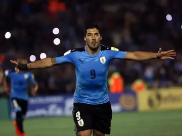 Luis Suárez festeja su gol de penalti a Uruguay Luis Suárez festeja su gol de penalti a Uruguay