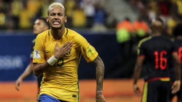 Neymar celebra un gol con la Selección de Brasil