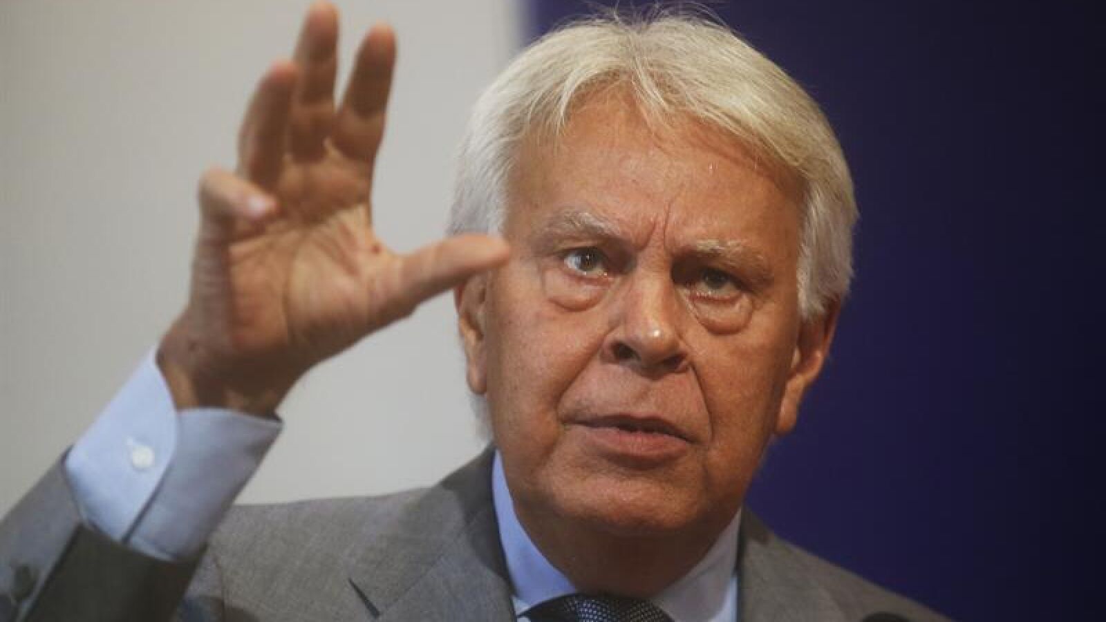 Felipe González pide a los cabezas de lista que se retiren si hay terceras elecciones