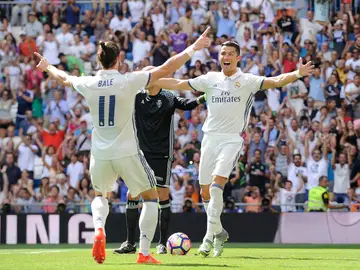 Bale y Cristiano celebran un gol Bale y Cristiano celebran un gol