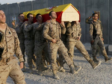Ceremonia de despedida en la base española en Irak