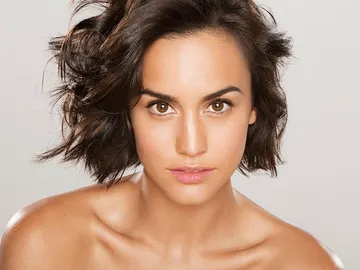 Megan Montaner Megan Montaner