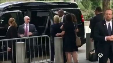 Clinton se retira precipitadamente de acto del 11S tras sufrir un golpe de calor