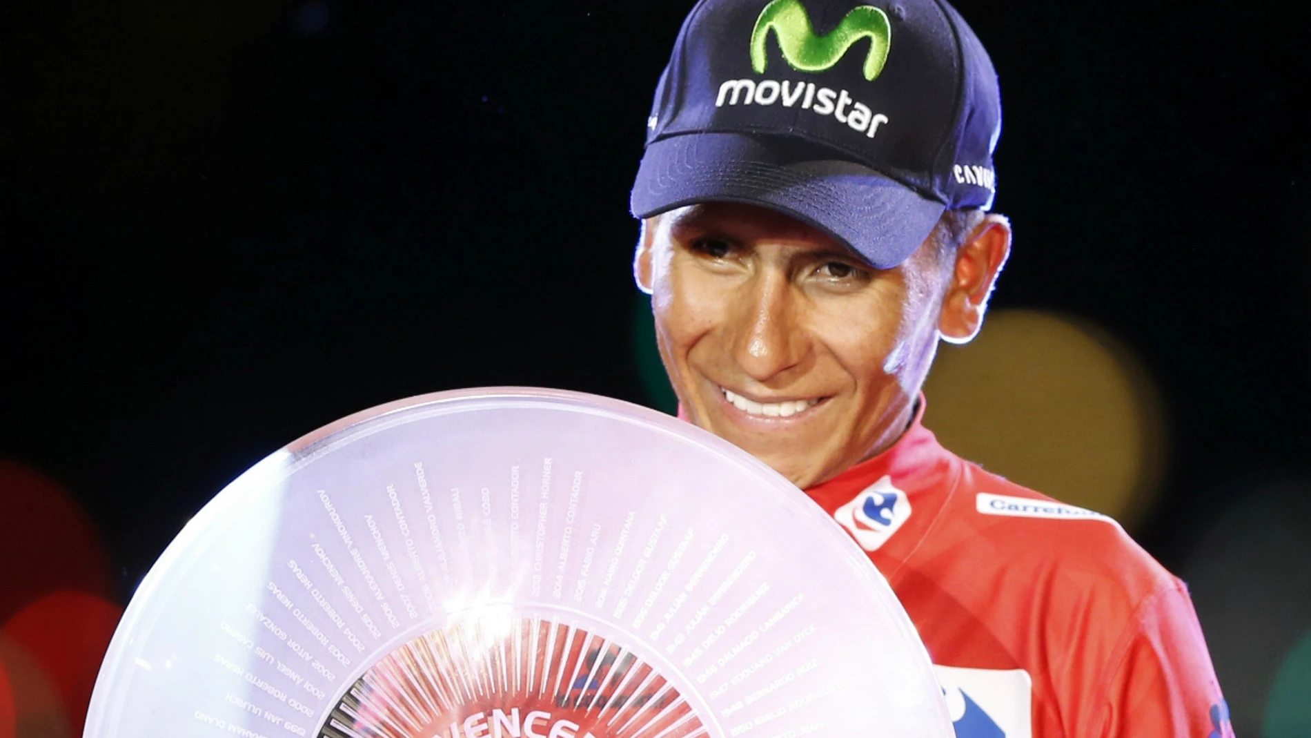 Quintana, con el trofeo de la Vuelta 2016 Quintana, con el trofeo de la Vuelta 2016