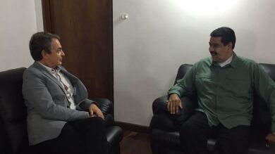 Zapatero cumple su labor de mediación entre Gobierno y oposición y se reúne con Maduro 