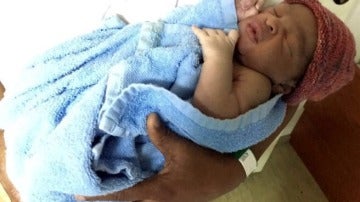 Un recién nacido que se une a los 252 rescatados del domingo