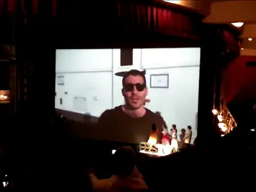 Frame 0.798603 de: Miguel Ángel Silvestre sorprende al público del FesTVal en la premiere de 'Velvet' Frame 0.798603 de: Miguel Ángel Silvestre sorprende al público del FesTVal en la premiere de 'Velvet'