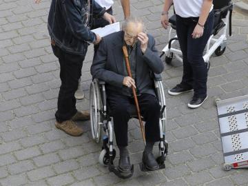 Alemania enjuicia a un exenfermero de 95 años por 3.681 muertes en Auschwitz