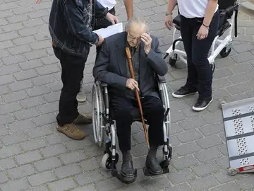 Alemania enjuicia a un exenfermero de 95 años por 3.681 muertes en Auschwitz Alemania enjuicia a un exenfermero de 95 años por 3.681 muertes en Auschwitz