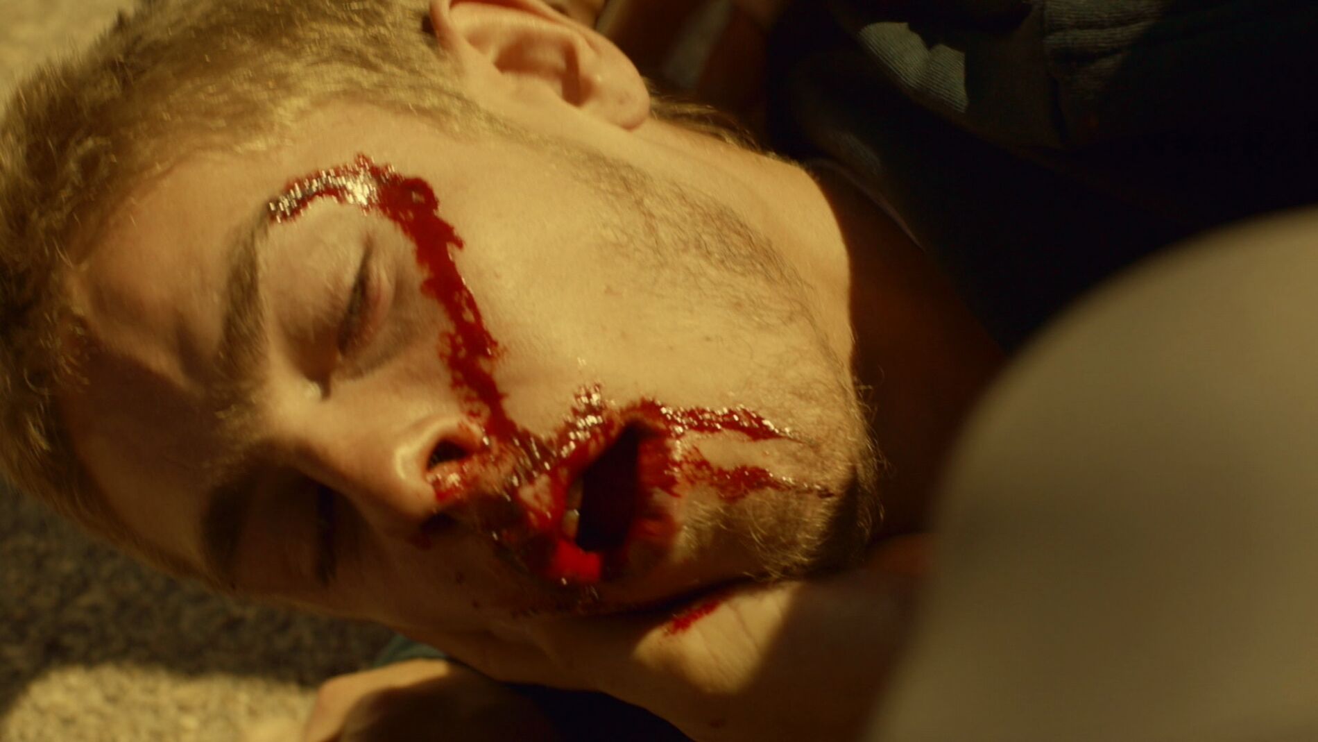 Fernando recibe una paliza en la c&aacute;rcel