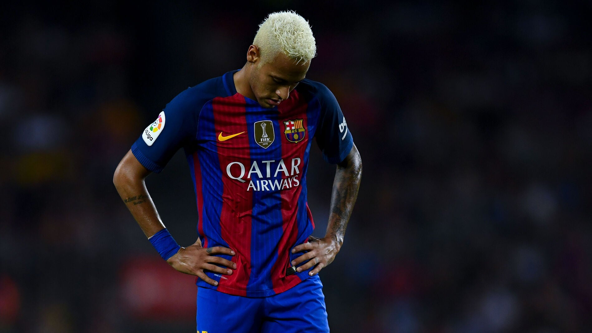 Neymar, cabizbajo tras la derrota ante el Alav&eacute;s