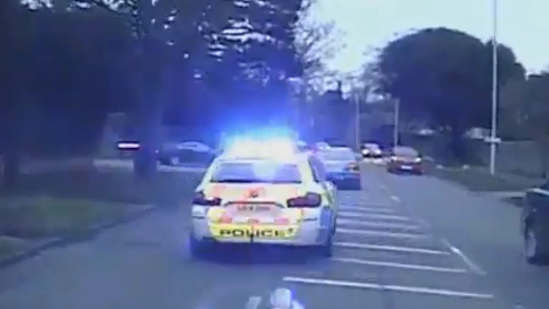 La policía de Sussex durante la persecución La policía de Sussex durante la persecución