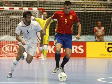 Sergio Lozano, autor del primer gol ante Irán. Sergio Lozano, autor del primer gol ante Irán.