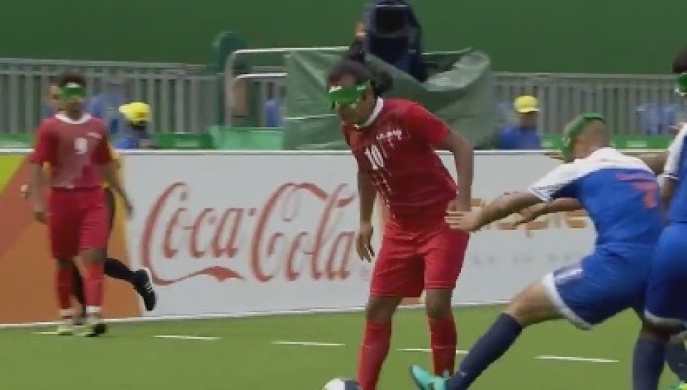Un jugador invidente de Irán marca un golazo en los Juegos Paralímpicos de Río.