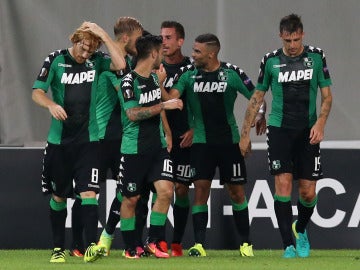 Los jugadores del Sassuolo celebran un gol ante el Athletic