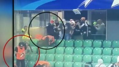 Ultras del Legia atacan con gas pimienta a aficionados del Dortmund y a miembros de seguridad