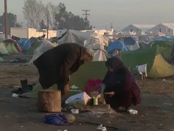 Frame 58.048058 de: Oxfam Intermón denuncia el fracaso de Europa en el acogimiento de refugiadoS Frame 58.048058 de: Oxfam Intermón denuncia el fracaso de Europa en el acogimiento de refugiadoS