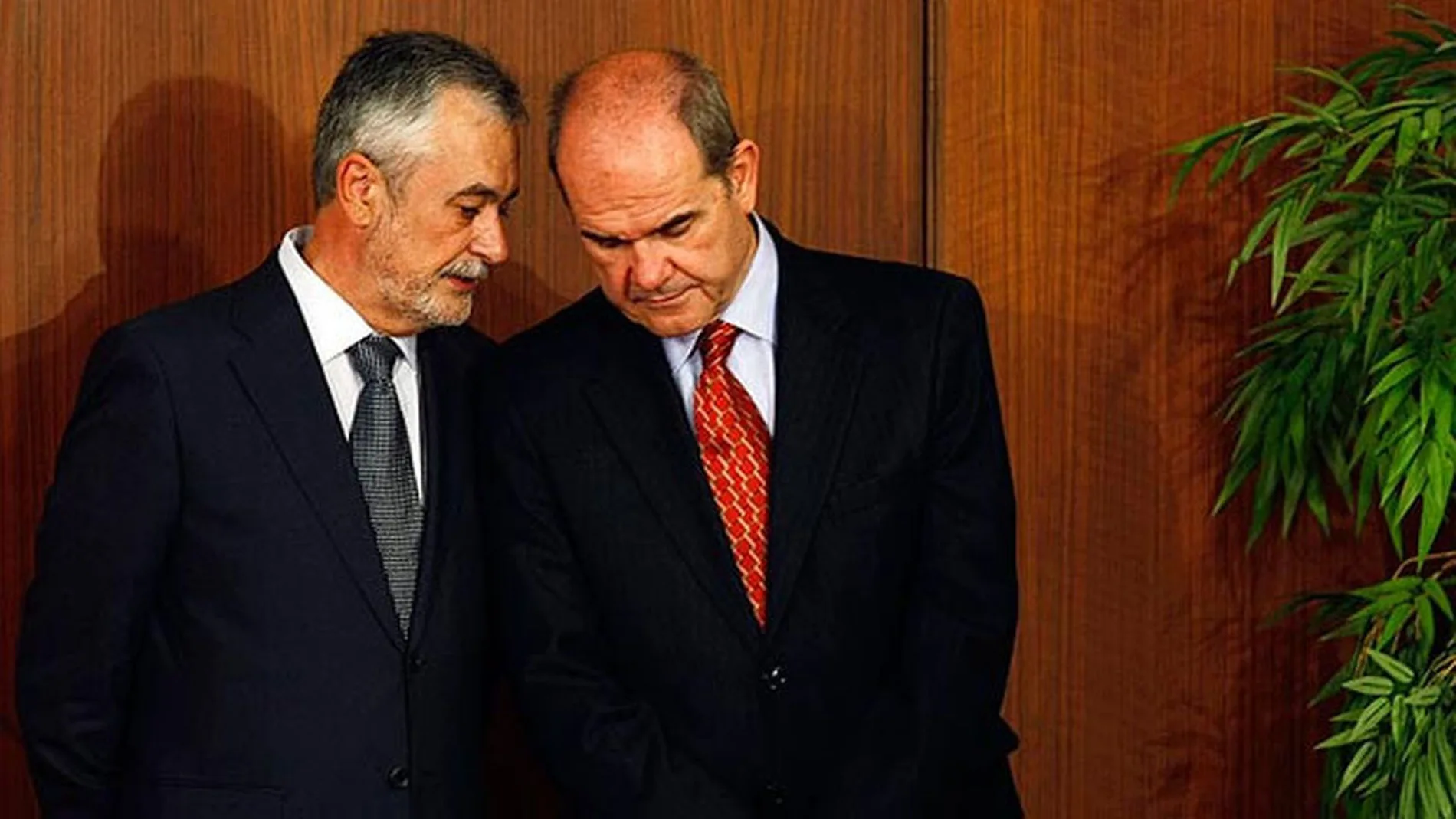 Los expresidentes andaluces Manuel Chaves y José Antonio Griñán. Los expresidentes andaluces Manuel Chaves y José Antonio Griñán.