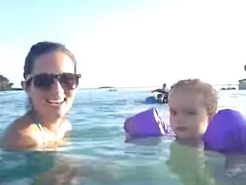 Madre e hija reciben una sorprendente noticia Madre e hija reciben una sorprendente noticia