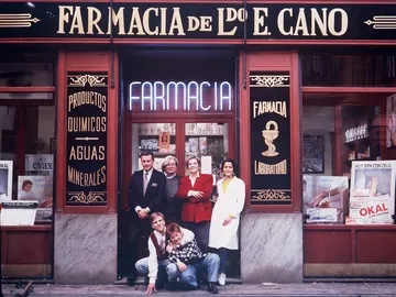 Reparto de 'Farmacia de Guardia' con su creador Reparto de 'Farmacia de Guardia' con su creador