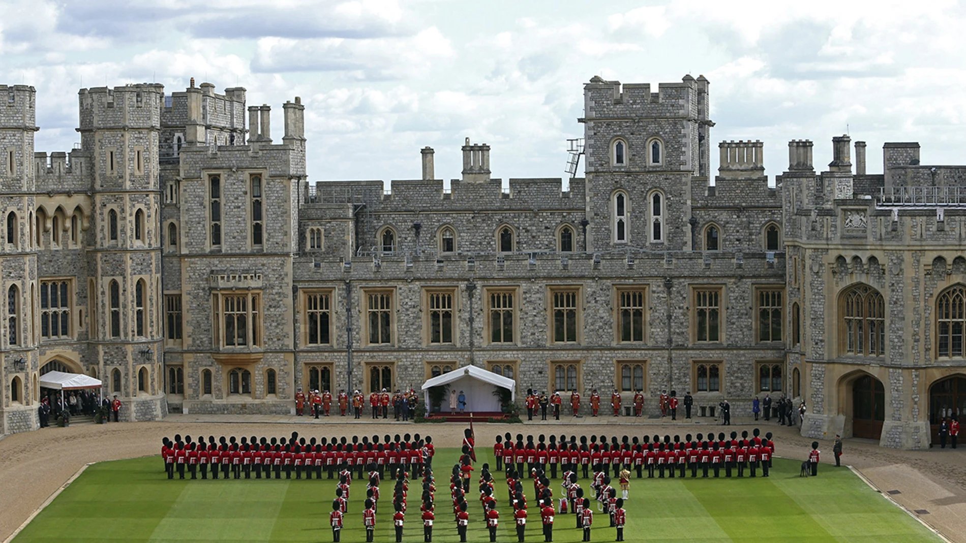 Vista general del castillo de Windsor en Berkshire Vista general del castillo de Windsor en Berkshire