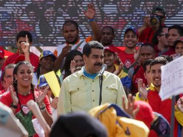 Maduro firma un nuevo decreto de emergencia económica de 60 días de duración