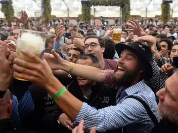 La más multitudinaria fiesta de la cerveza del mundo, la Oktoberfest La más multitudinaria fiesta de la cerveza del mundo, la Oktoberfest
