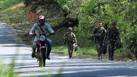 Guerrilleros de las FARC Guerrilleros de las FARC